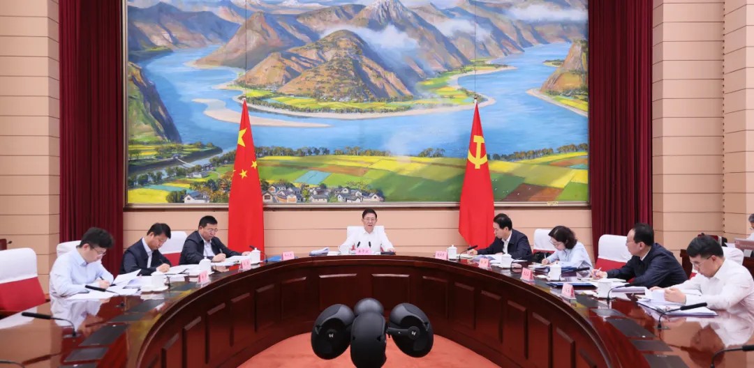 省政府常务会议强调：坚定信心攻坚克难拼搏实干 奋力推动经济持续回升向好