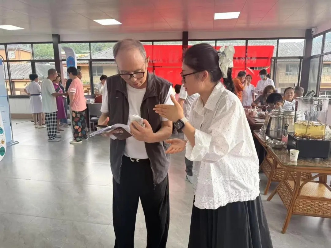 【医保故事】屏边“医保帮帮员”让异地就医不再愁！暖心护航旅居康养路