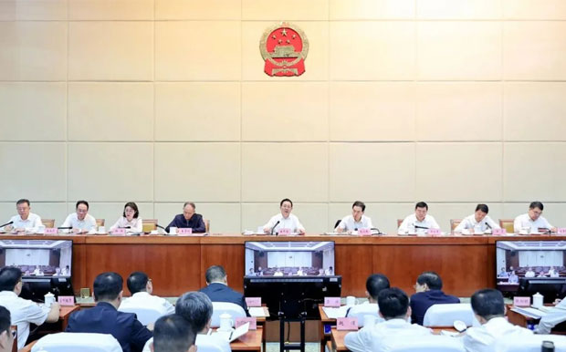 王予波在三季度高质量发展工作推进会上强调：切实用习近平经济思想统一思想统一意志统一行动