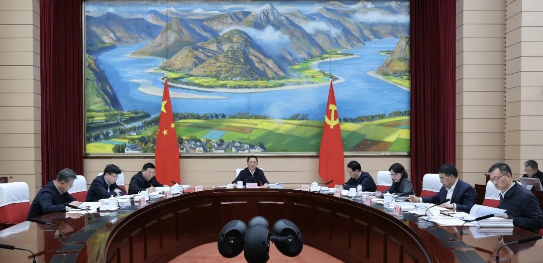 省政府党组会议常务会议强调：认真学习贯彻习近平总书记重要讲话和中央经济工作会议精神